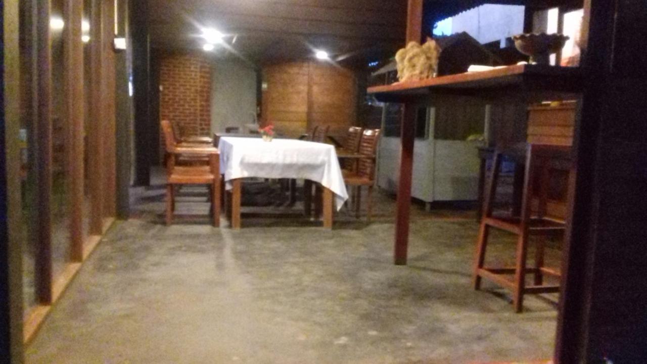 Hi Win Hotel Chilaw Exterior photo